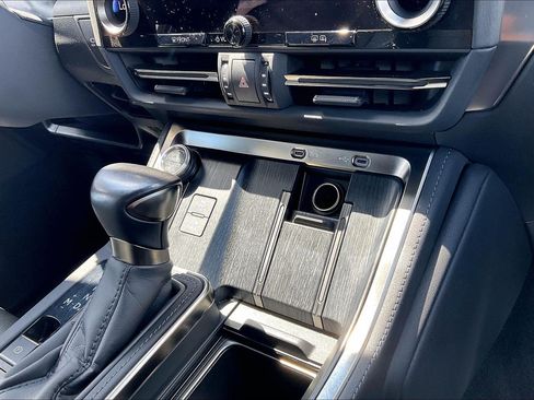 Used 2025 Lexus GX 550 w/ Accessory Package (2T) AWD/4WD image 39