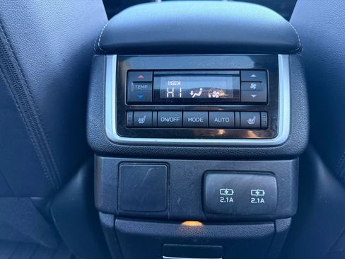 Used 2022 Subaru Ascent Limited w/ Technology Package image 25