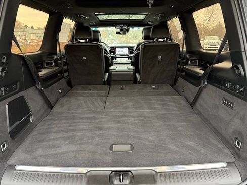 Used 2023 Jeep Grand Wagoneer Series II image 43