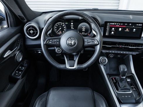 Used 2024 Alfa Romeo Tonale Veloce image 17