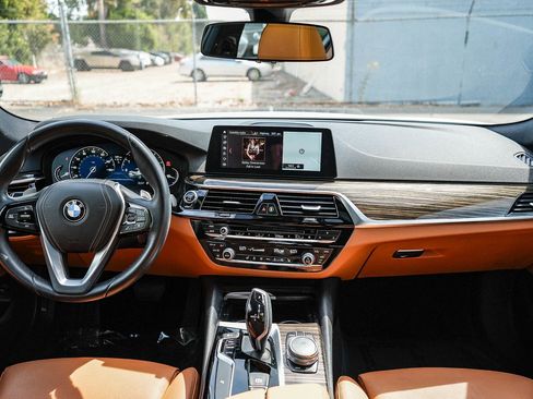 Used 2018 BMW 540i RWD image 12