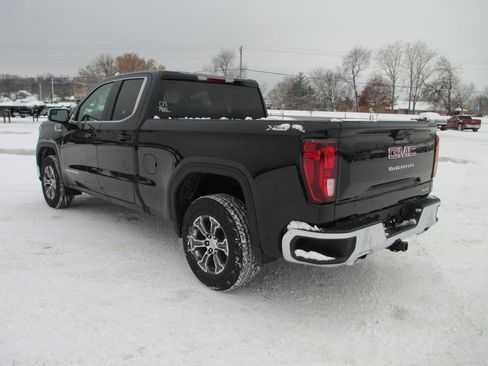 New 2026 GMC Sierra 1500 SLE image 7