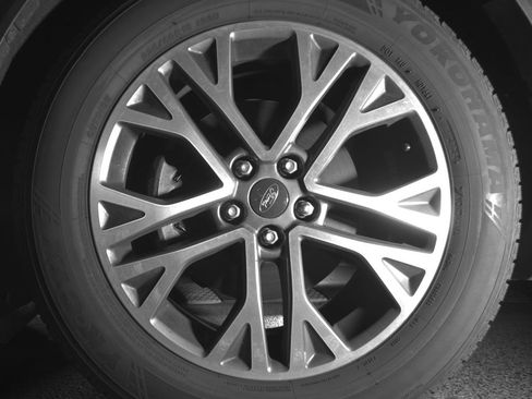 Used 2020 Ford Escape SEL FWD image 12