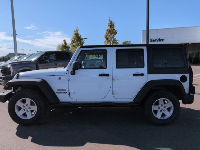 Used 2018 Jeep Wrangler Unlimited Sport AWD/4WD image 2