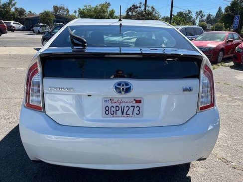 Used 2015 Toyota Prius Two image 6