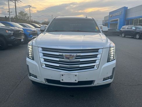 Used 2018 Cadillac Escalade ESV Platinum image 3