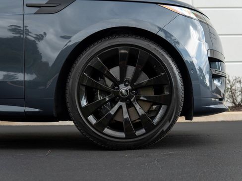 Used 2023 Land Rover Range Rover Sport First Edition image 9