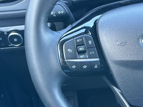 Used 2023 Ford Escape Platinum AWD/4WD image 11