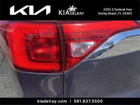 Used 2019 GMC Acadia SLE image 7