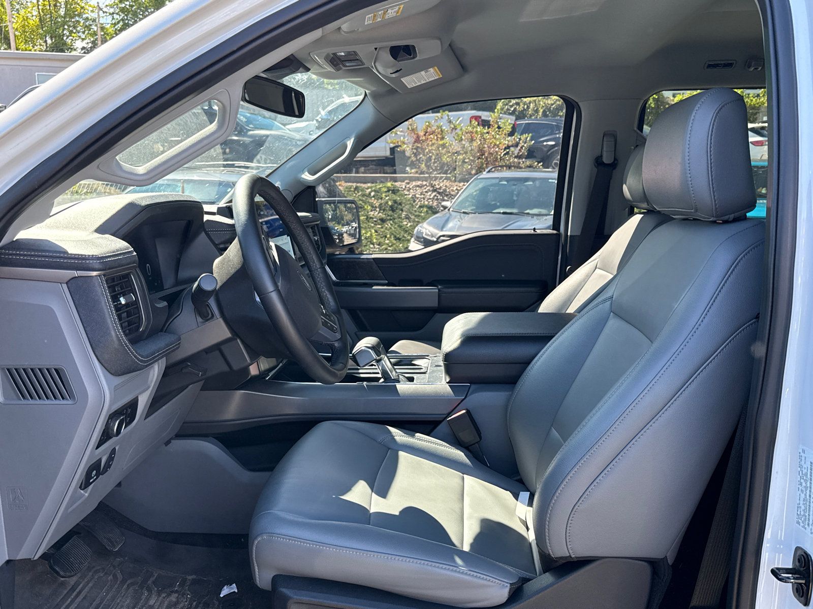 Used 2025 Ford F150 Lightning Flash AWD/4WD image 4