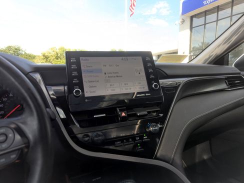 Used 2022 Toyota Camry XSE image 23