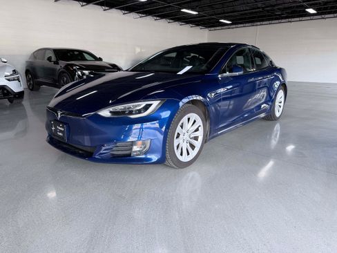 Used 2017 Tesla Model S 90D AWD/4WD image 2