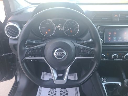 Used 2020 Nissan Versa S image 18