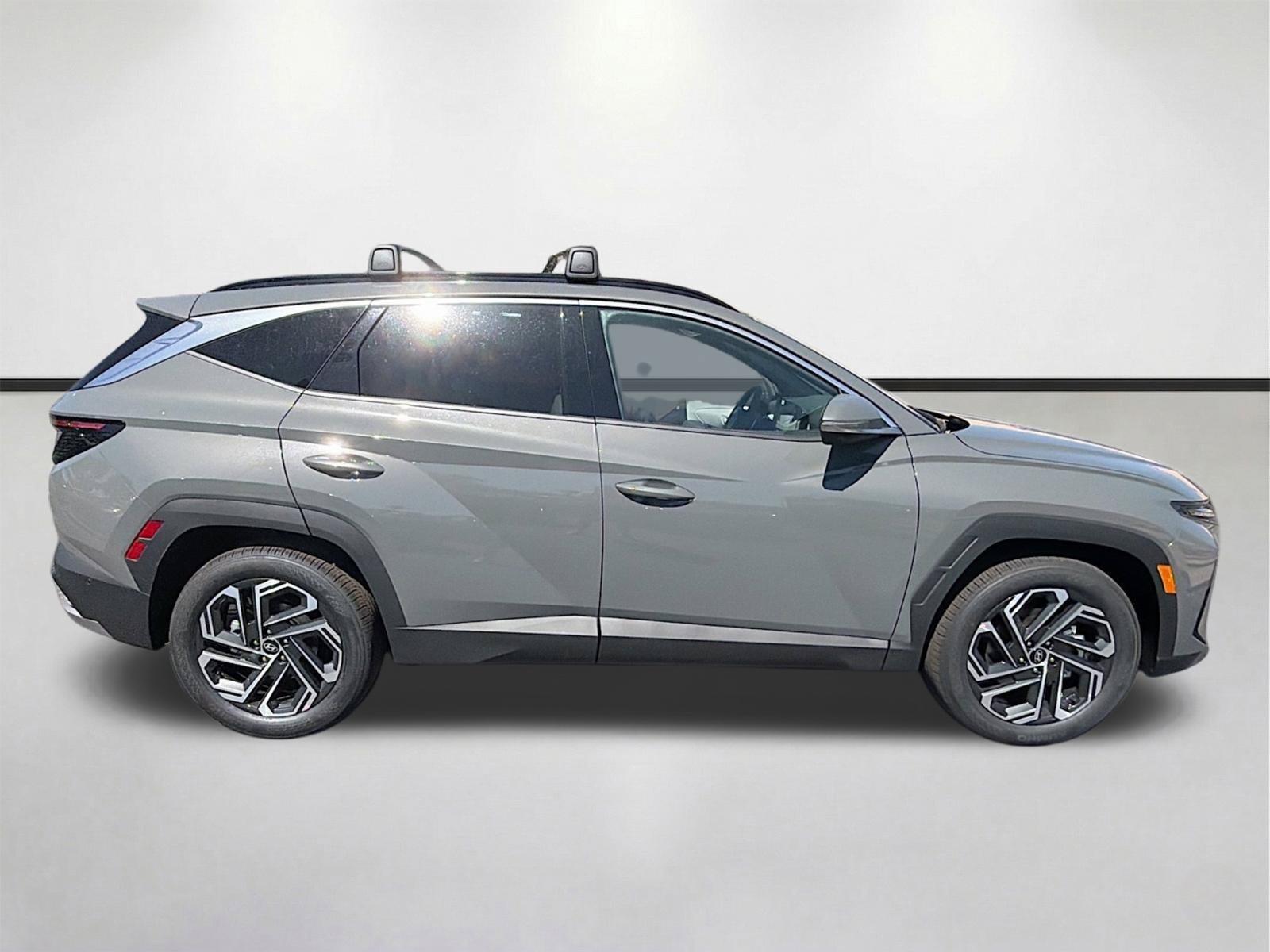 New 2026 Hyundai Tucson Limited FWD image 2