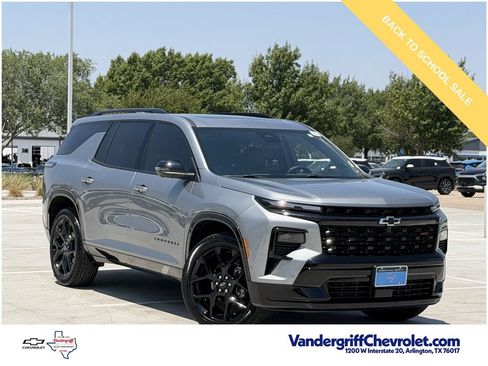Used 2026 Chevrolet Traverse RS w/ LPO, Floor Liner Package FWD image 2