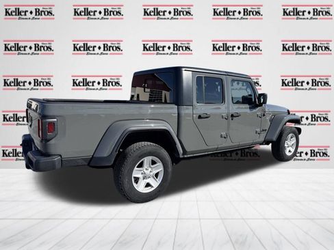 Used 2021 Jeep Gladiator Sport image 7