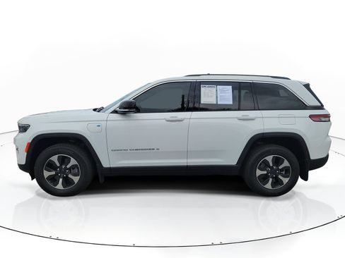 Used 2022 Jeep Grand Cherokee Limited 4xe w/ MOPAR Finishing Package AWD/4WD image 4