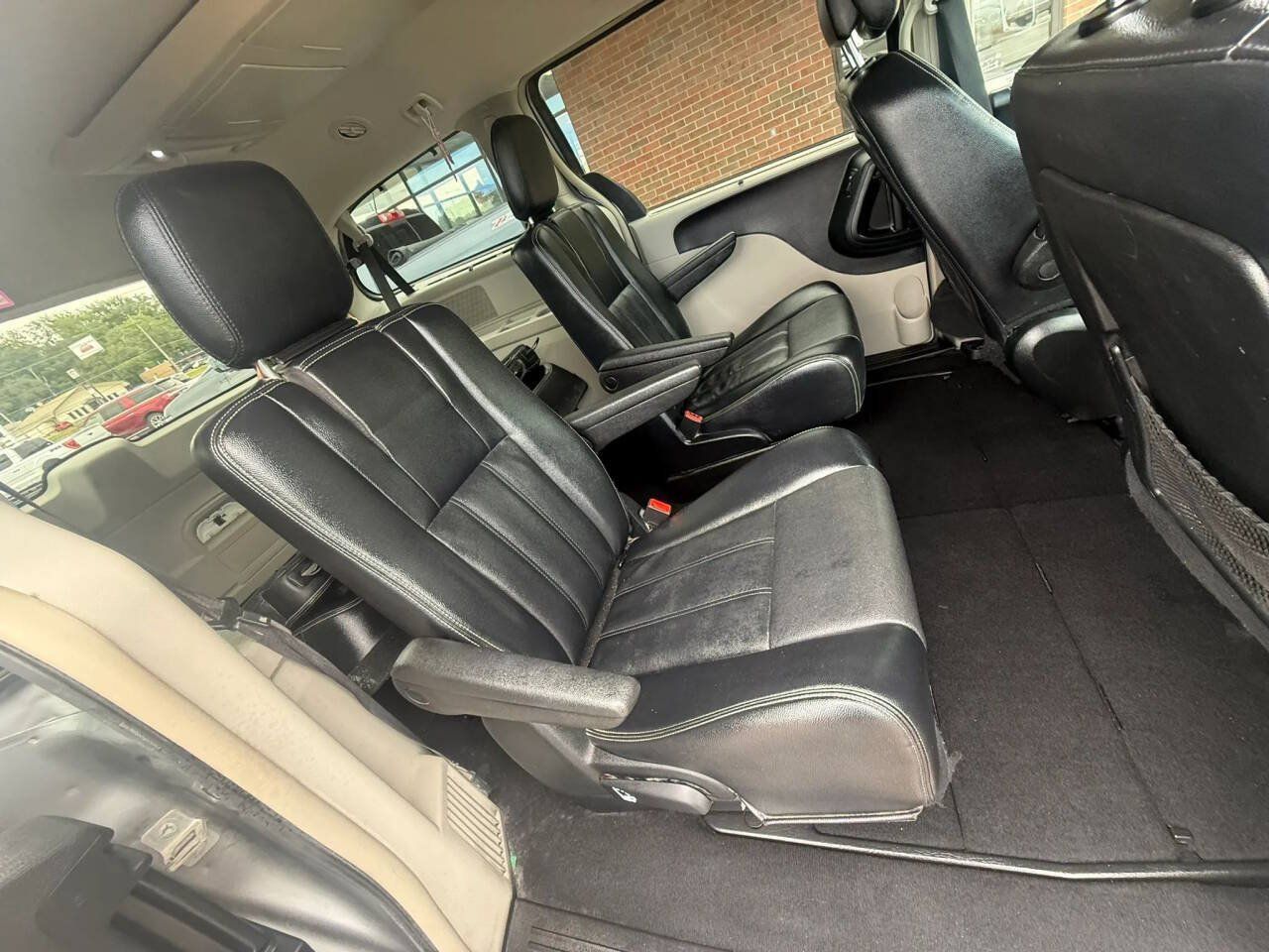 Used 2014 Chrysler Town & Country Touring w/ Trailer Tow Group FWD image 23