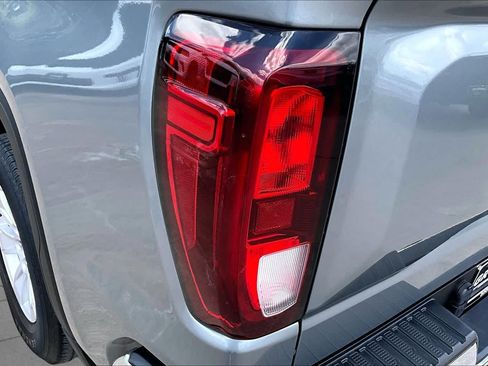 Used 2023 GMC Sierra 1500 SLE AWD/4WD image 29