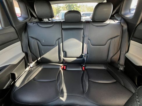 Used 2025 Jeep Compass Limited AWD/4WD image 39