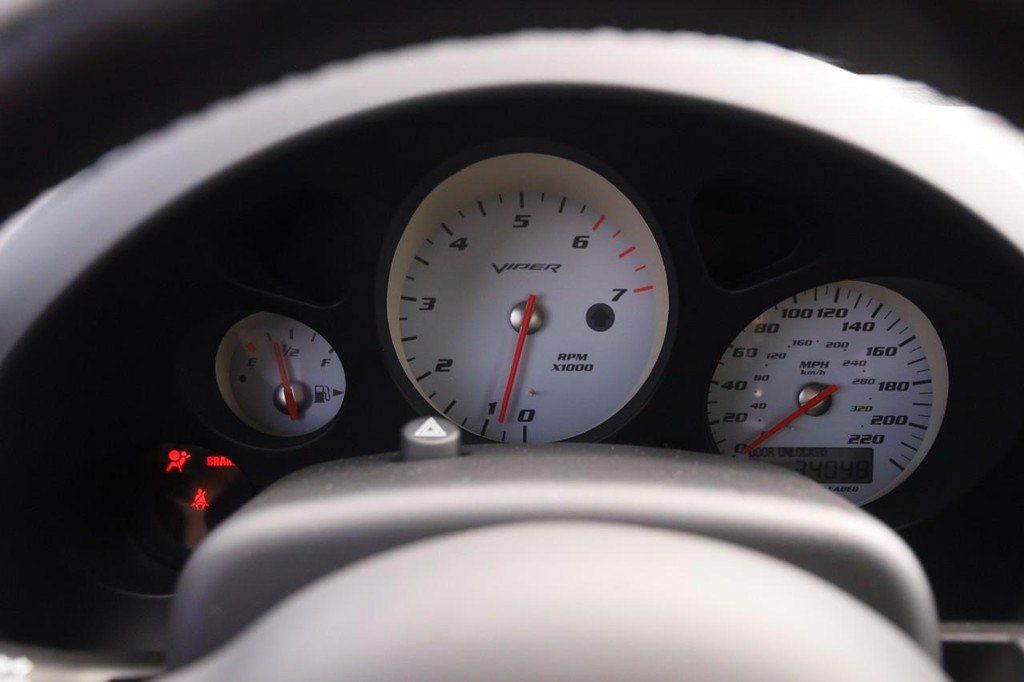 Used 2005 Dodge Viper SRT-10 RWD image 11