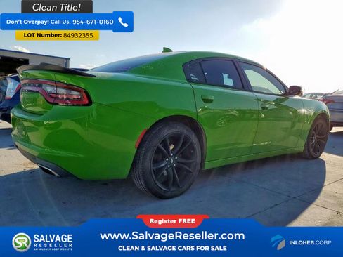 Used 2017 Dodge Charger SXT w/ Plus Group image 4