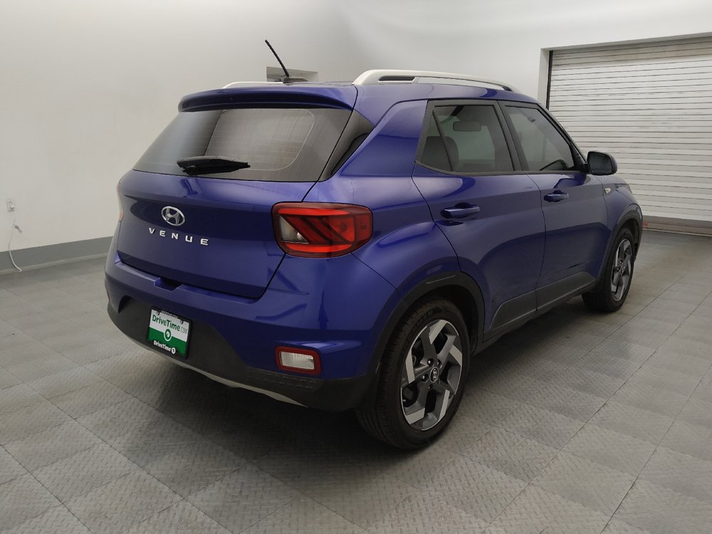 Used 2023 Hyundai Venue SEL FWD image 9