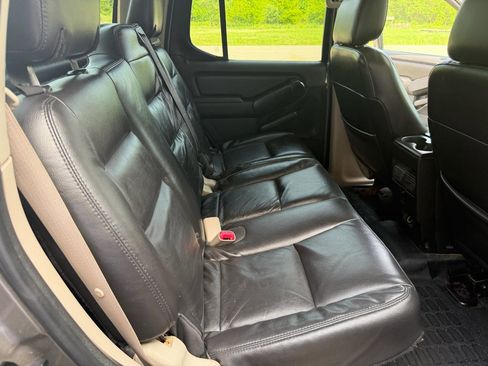 Used 2007 Ford Explorer Sport Trac XLT AWD/4WD image 36