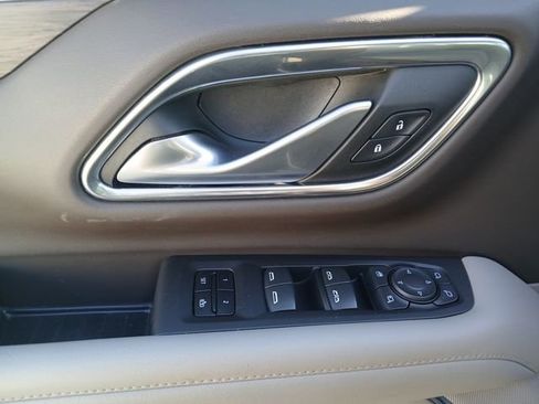 Used 2022 Chevrolet Tahoe Z71 w/ Z71 Off-Road Package image 12