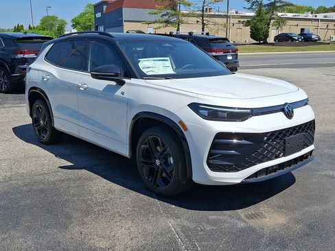 New 2026 Volkswagen Tiguan SE R-Line AWD/4WD image 3