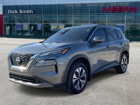 Used 2023 Nissan Rogue SV image 3