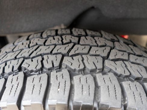 Used 2020 GMC Sierra 1500 AT4 w/ AT4 Premium Package image 34