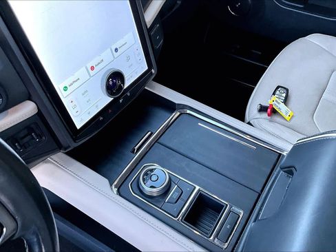 Certified 2023 Ford Expedition Platinum image 16