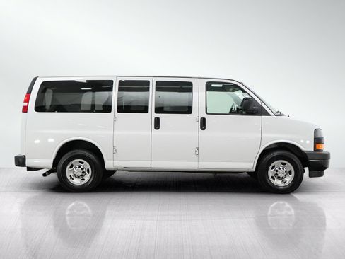 Used 2019 Chevrolet Express 2500 LS w/ Driver Convenience Package RWD image 6