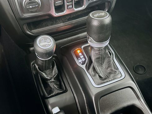 Used 2023 Jeep Wrangler Unlimited w/ 8.4" Radio Group image 25