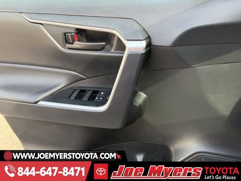 Used 2025 Toyota RAV4 LE image 22
