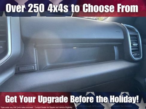 Used 2022 RAM 1500 Big Horn AWD/4WD image 32