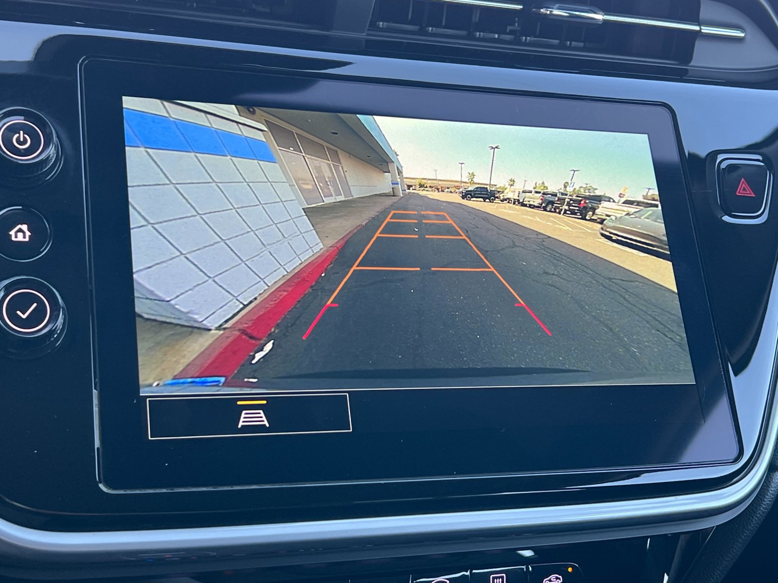 Used 2023 Chevrolet Bolt EUV LT w/ Convenience Package FWD image 19