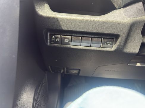 Used 2019 Toyota RAV4 XLE w/ Convenience Package AWD/4WD image 17