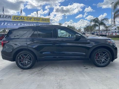 New 2026 Ford Explorer ST-Line w/ ST-Line Street Pack image 6