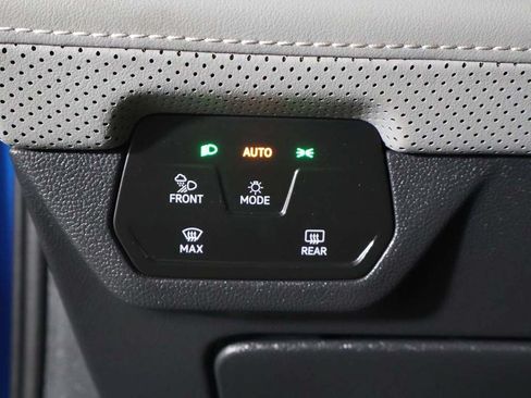 Used 2024 Volkswagen Atlas Cross Sport SEL AWD/4WD image 37