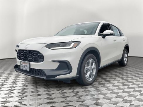 Certified 2025 Honda HR-V LX image 3