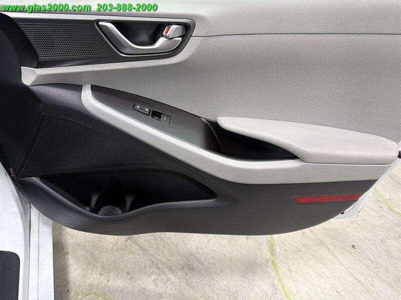 Used 2020 Hyundai Ioniq Blue FWD image 29