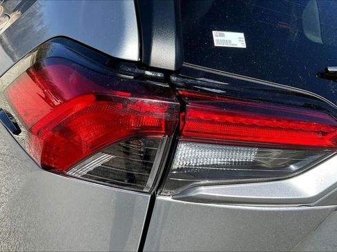 Used 2020 Toyota RAV4 LE w/ All Weather Liner Package AWD/4WD image 28