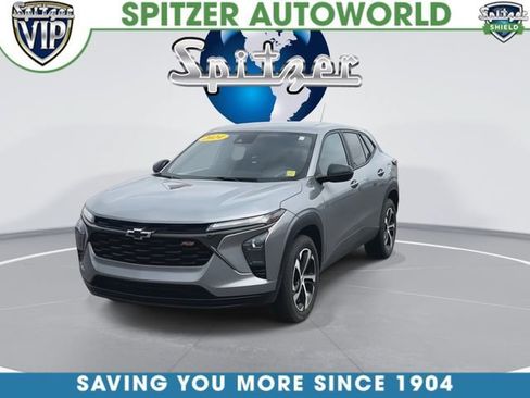 Used 2024 Chevrolet Trax RS FWD image 4