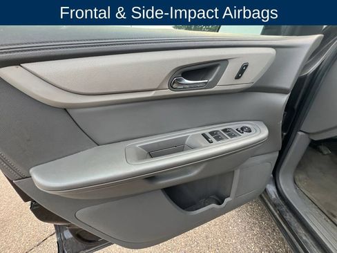 Used 2016 Chevrolet Traverse LT w/ Style and Technology Package FWD image 16