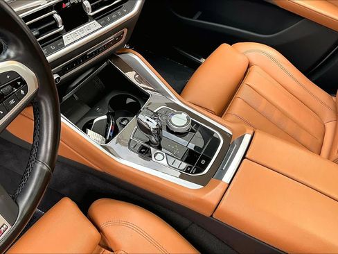Used 2022 BMW X6 xDrive40i w/ Executive Package image 16