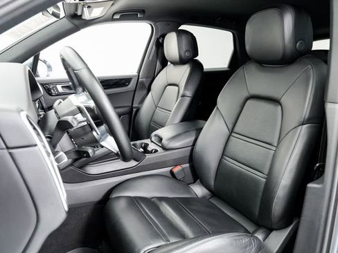 Certified 2019 Porsche Cayenne AWD/4WD image 5