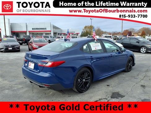 Certified 2025 Toyota Camry SE image 3