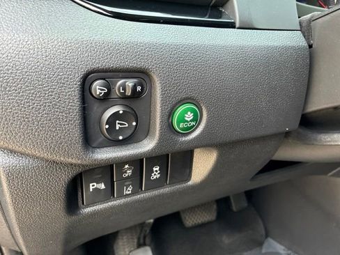 Used 2019 Honda Pilot Elite image 12